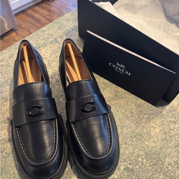 NIB Coach Women’s Black Leah Loafers - Picture 3 of 5